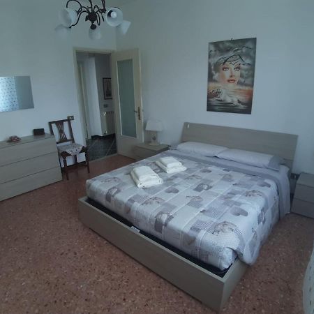 Appartamento Centrale Fino A 8 Posti Letto Pontremoli Exteriér fotografie