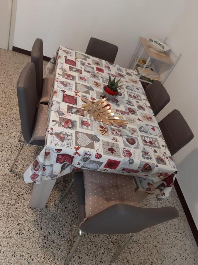 Appartamento Centrale Fino A 8 Posti Letto Pontremoli Exteriér fotografie